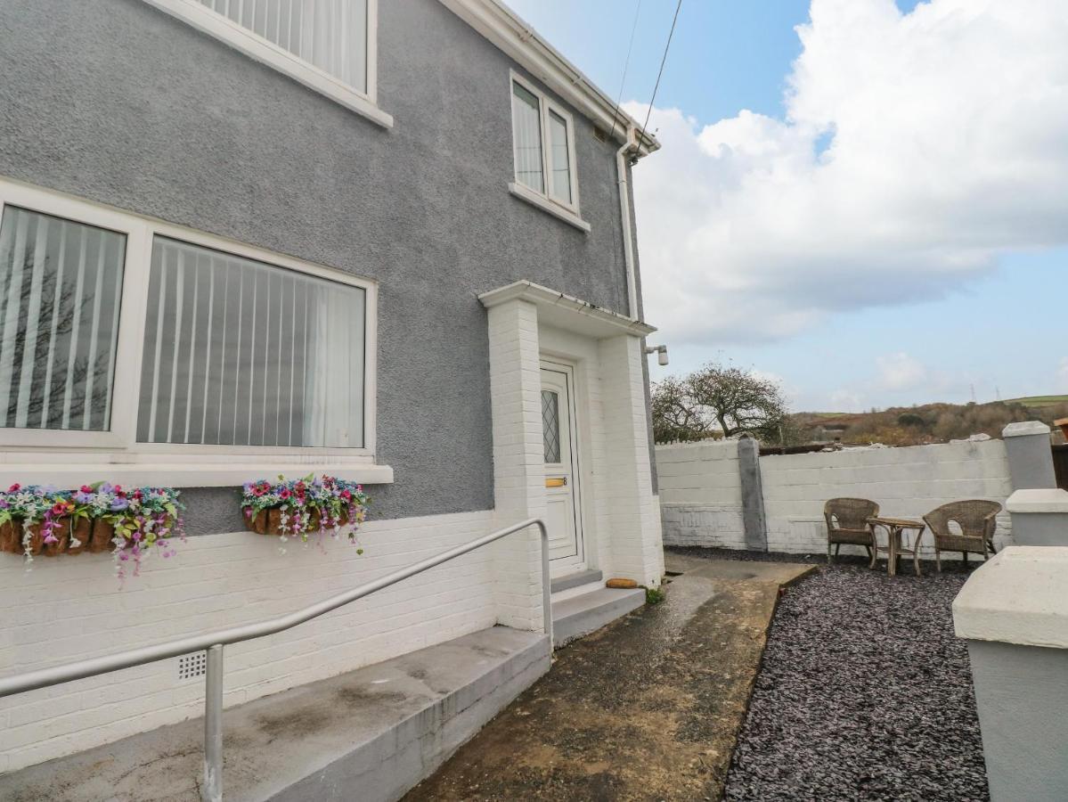 Villa Cwtch Ar Y Mor Burry Port Esterno foto