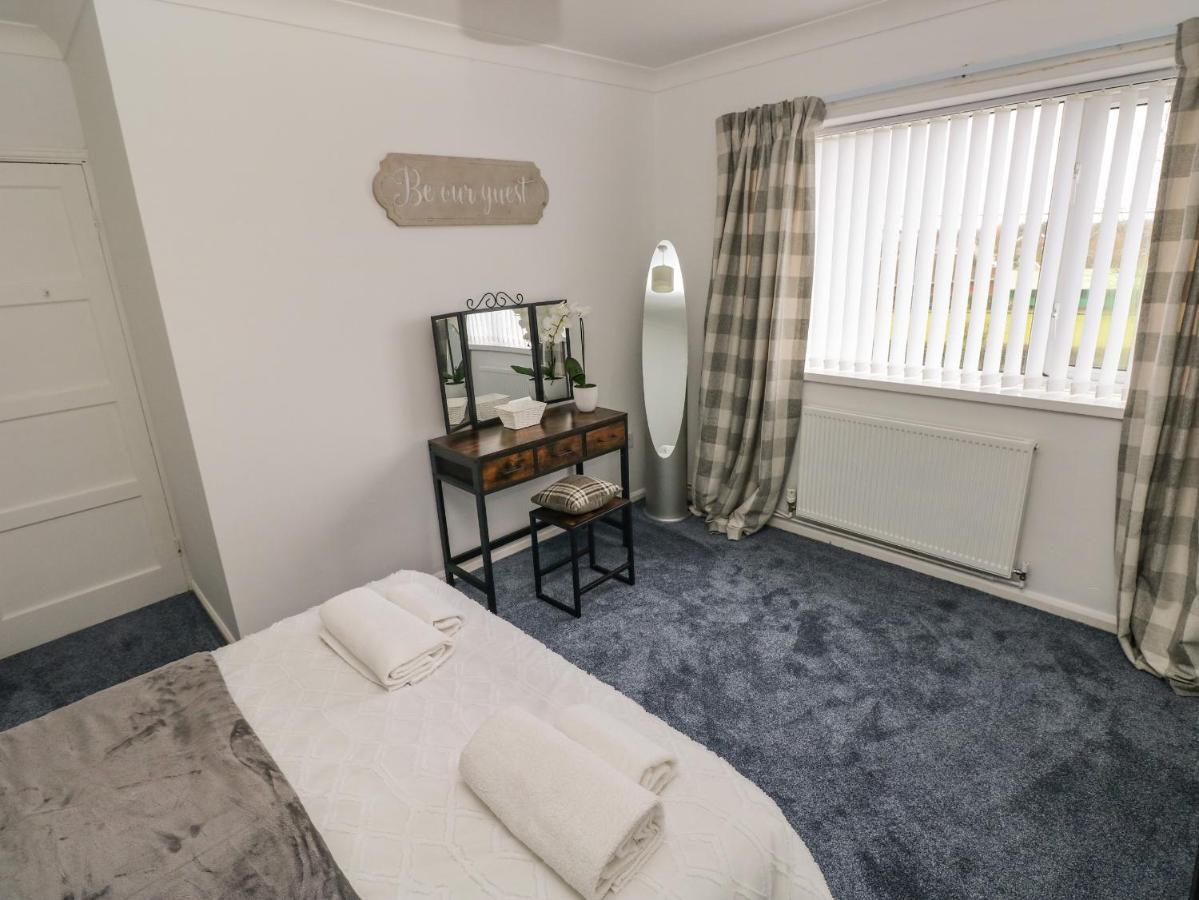 Villa Cwtch Ar Y Mor Burry Port Esterno foto