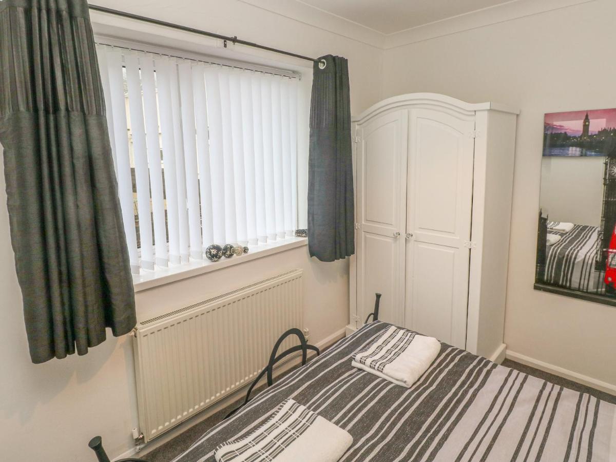 Villa Cwtch Ar Y Mor Burry Port Esterno foto