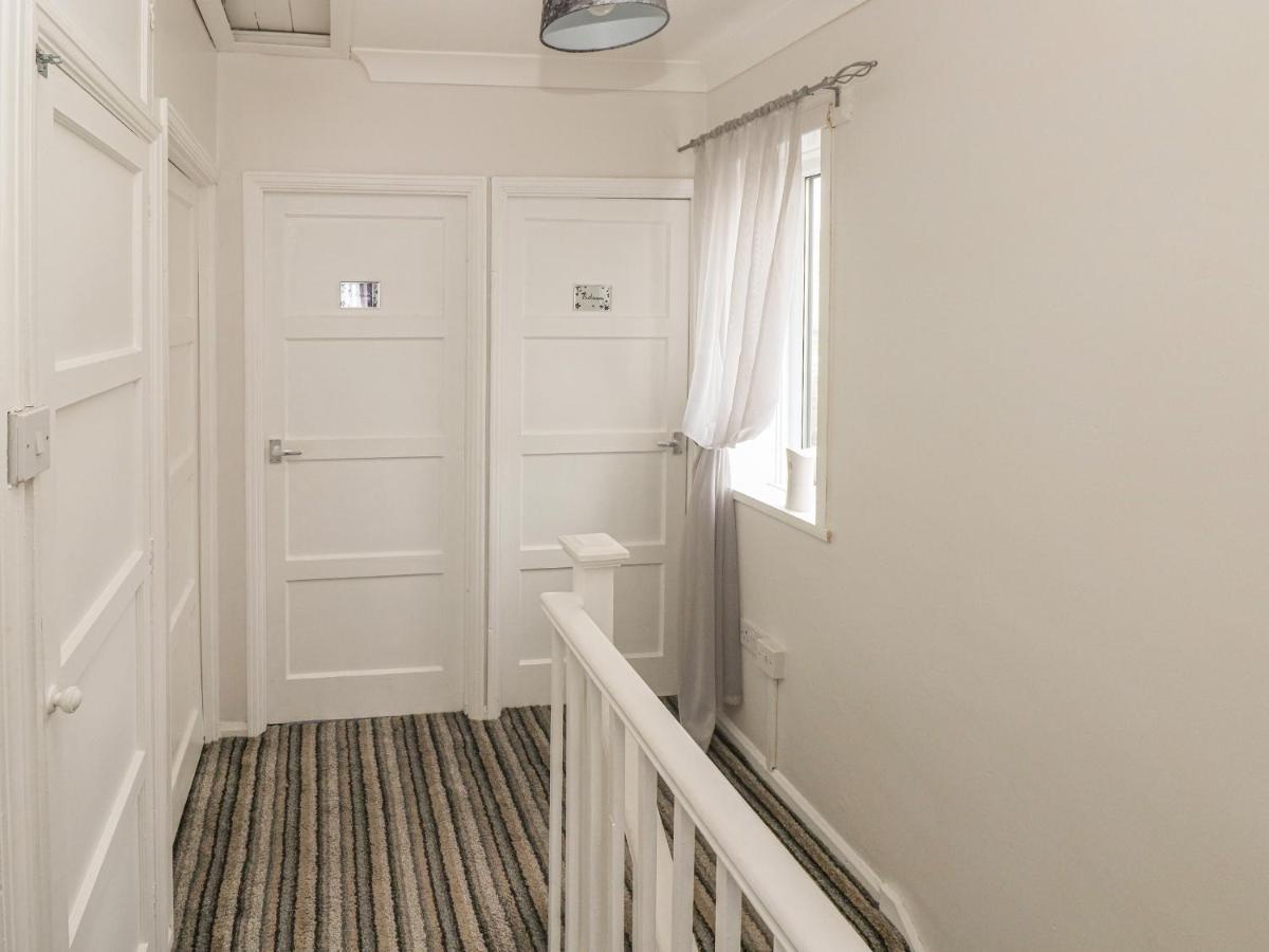 Villa Cwtch Ar Y Mor Burry Port Esterno foto