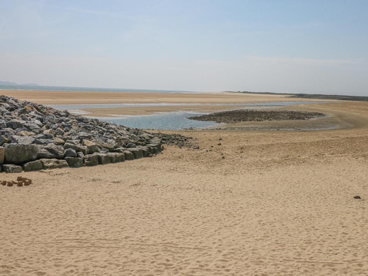 Villa Cwtch Ar Y Mor Burry Port Esterno foto